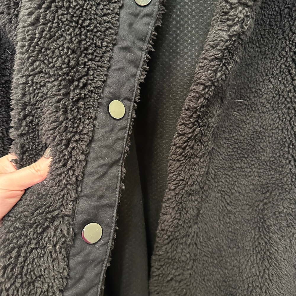 Varley Black Teddy Sherpa Jacket - Picture 5 of 9